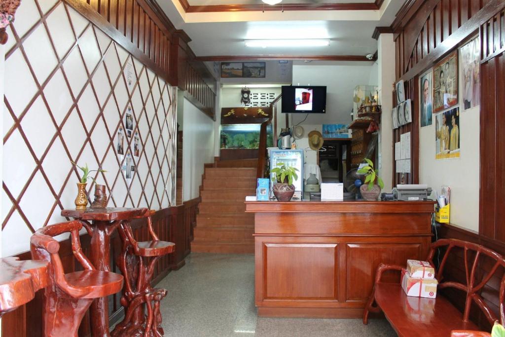 Centre Point Patong Hotel Bagian luar foto