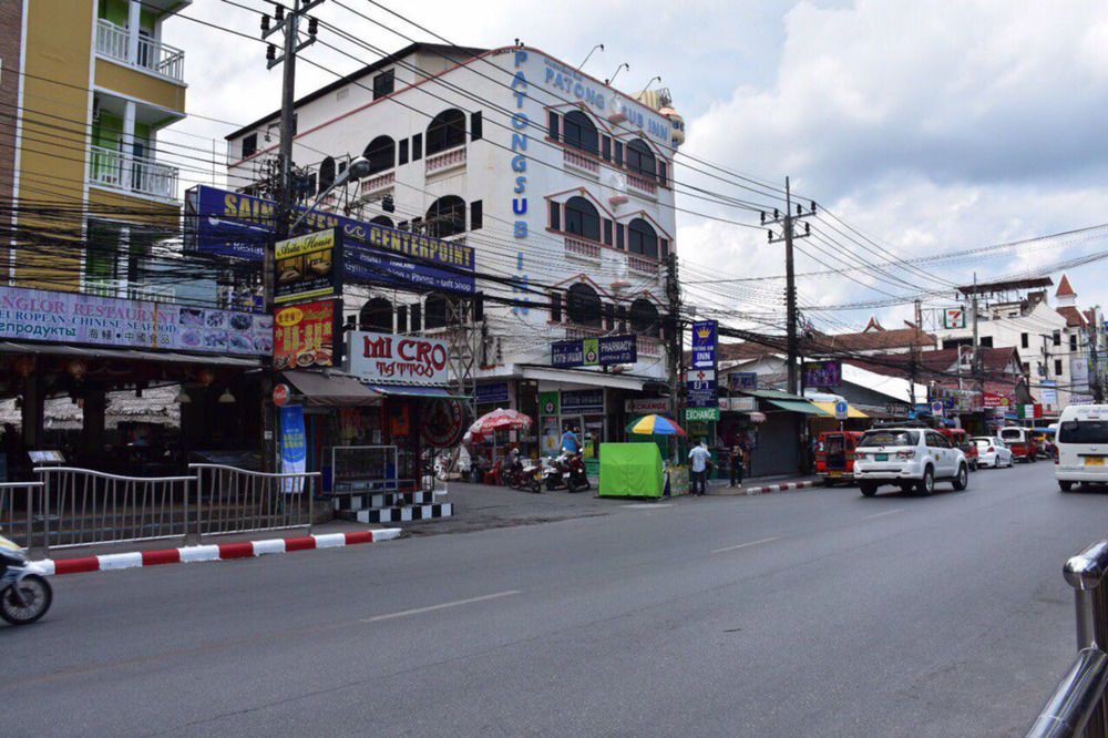Centre Point Patong Hotel Bagian luar foto