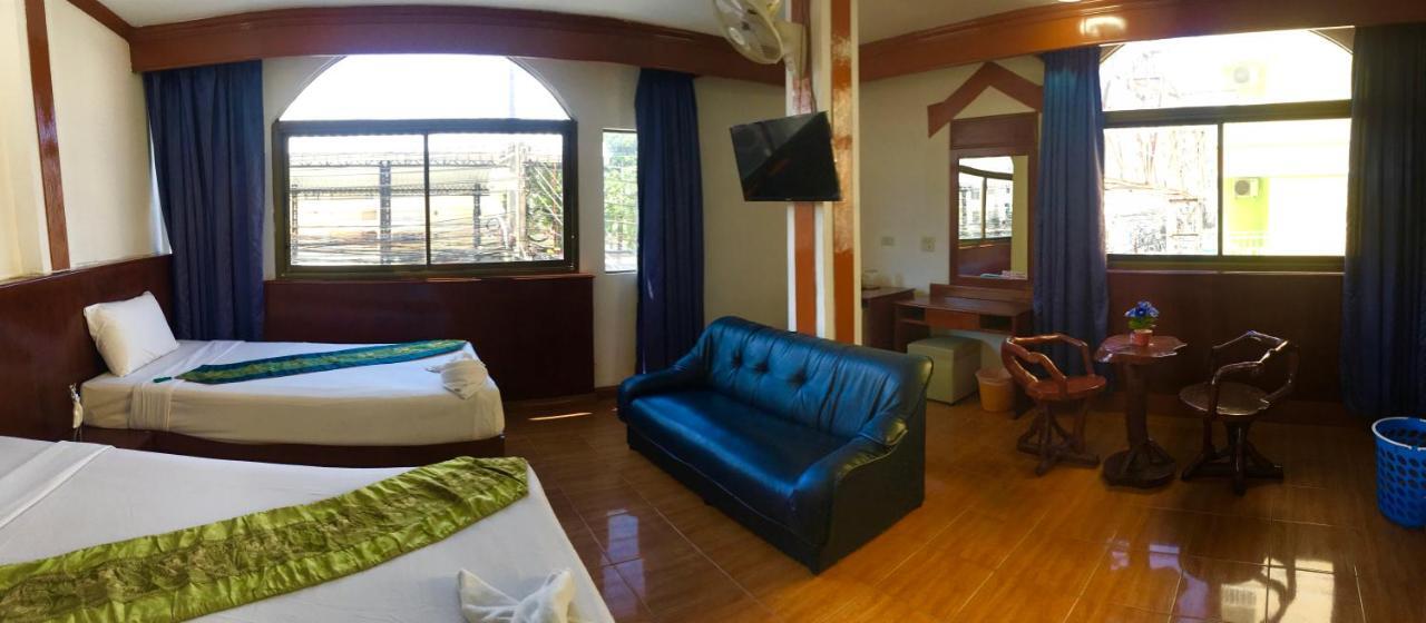 Centre Point Patong Hotel Bagian luar foto
